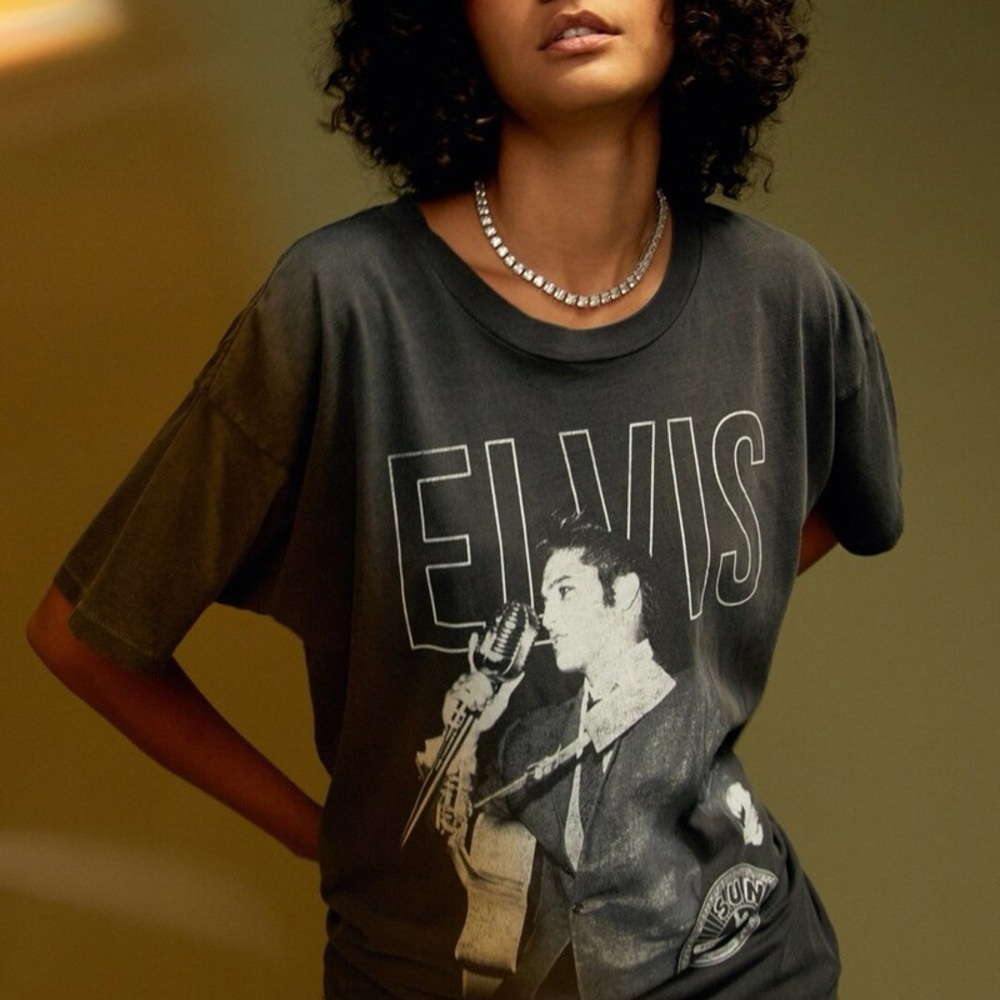 Sun Records X Elvis Merch Tee - Picture 3 of 4